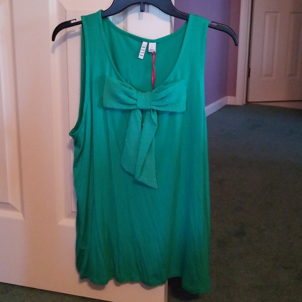 Green bow accent Top L